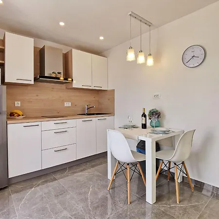 Apartamento By Interhome Šilo